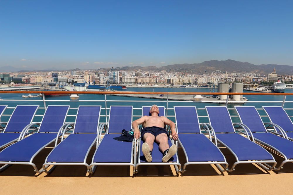 Paseamos por el interior del Harmony of the Seas, el crucero más grande del mundo que hace escala en Málaga.