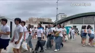 Cientos de romeros toman el prau del Carmín y comienza la fiesta en La Sobatiella