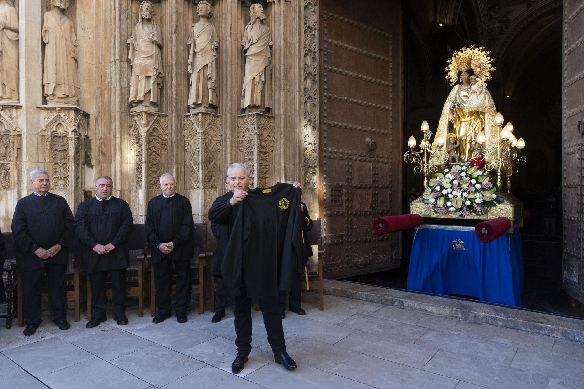 La Virgen de los Desamparados asiste al Tribunal de las Aguas