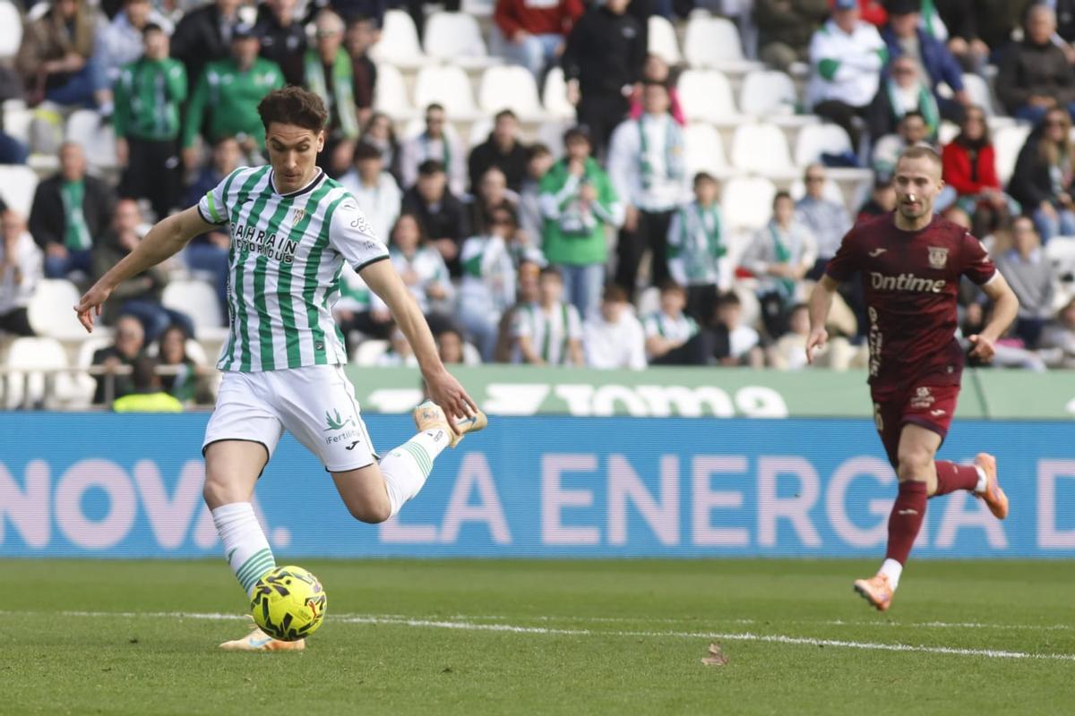 Diego Percan, en la acción de su mano a mano errado ante el Leganés, en el tramo final.