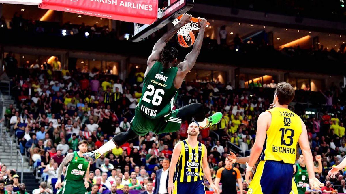 Mathias Lessort fue el máximo anotador en el duelo ante Fenerbahçe