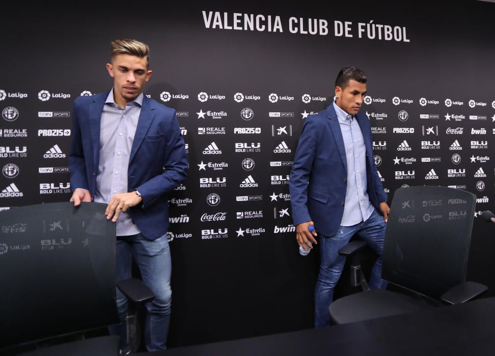 Las imágenes de la presentación de Murillo y Gabriel