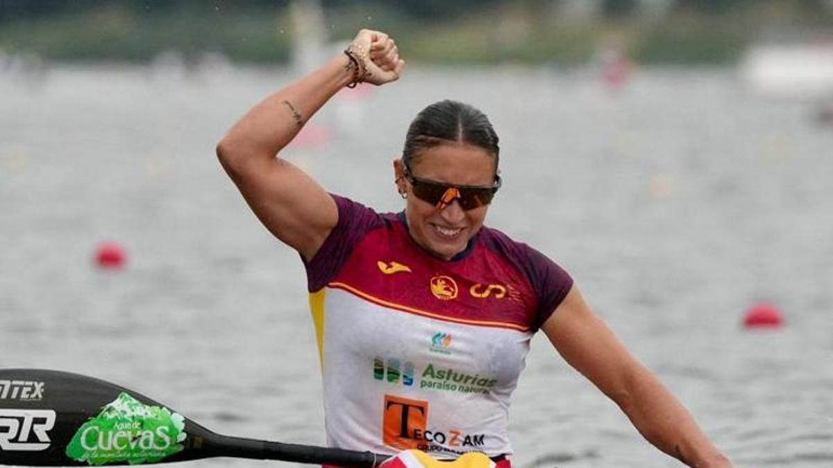 Laia Pèlachs, celebrant la medalla.
