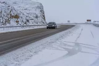 La Aemet alerta de la llegada de una masa de aire muy frío que congelará Aragón: nevadas y termómetros bajo cero