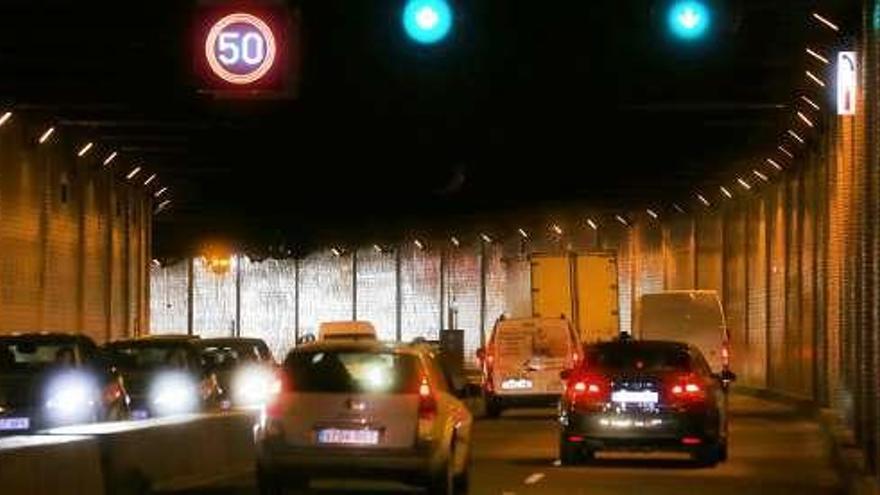 El túnel de Beiramar tuvo hasta 45.000 coches diarios en 2018. // R.G.