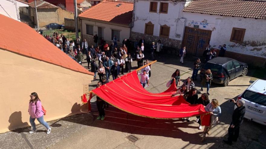 Así han vivido en Cabañas de Tera la recuperación de su pendón, tras 80 años