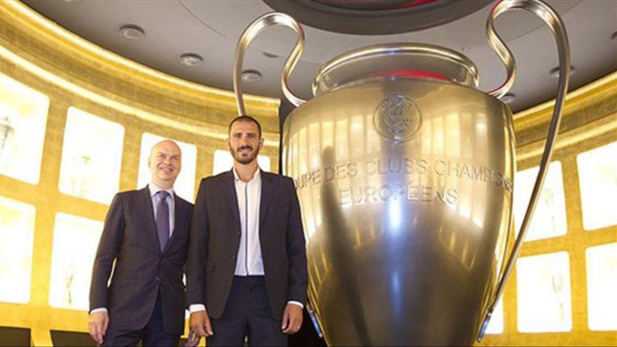 El Milan hizo oficial el fichaje de Bonucci