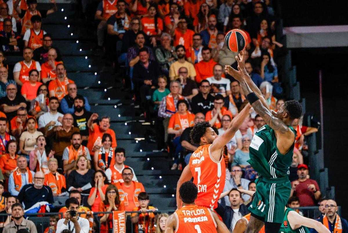 Cruel derrota sobre la bocina de Valencia Basket y Panathinaikos en el Roig Arena