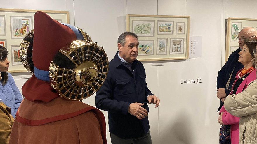 Una exposición en La Alcudia cuenta en imágenes la historia de la Dama de Elche