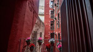 Así ha quedado una finca histórica del Raval rehabilitada como vivienda pública