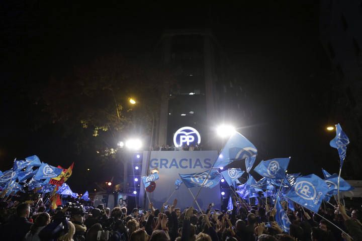 Los candidatos celebran los resultados de las elecciones