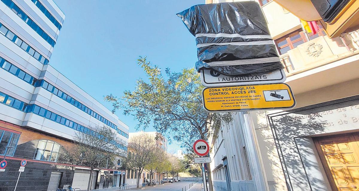 Señal de bajas emisiones en Palma