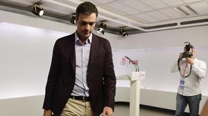 Pedro Sánchez anuncia que seguirà sent diputat.