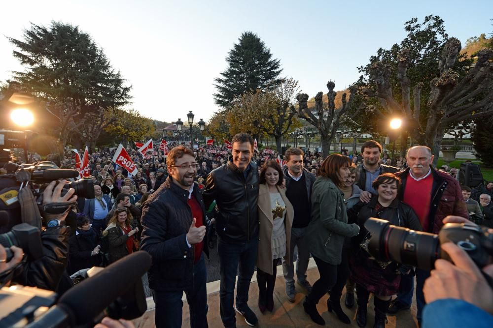 Acto político de Pedro Sánchez en El Entrego