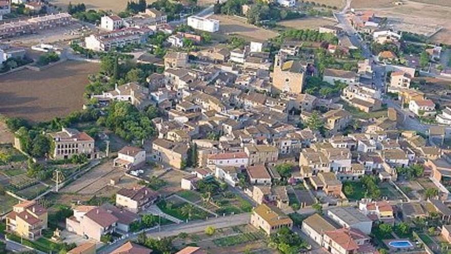 El nucli de Navata vist des de l&#039;aire.