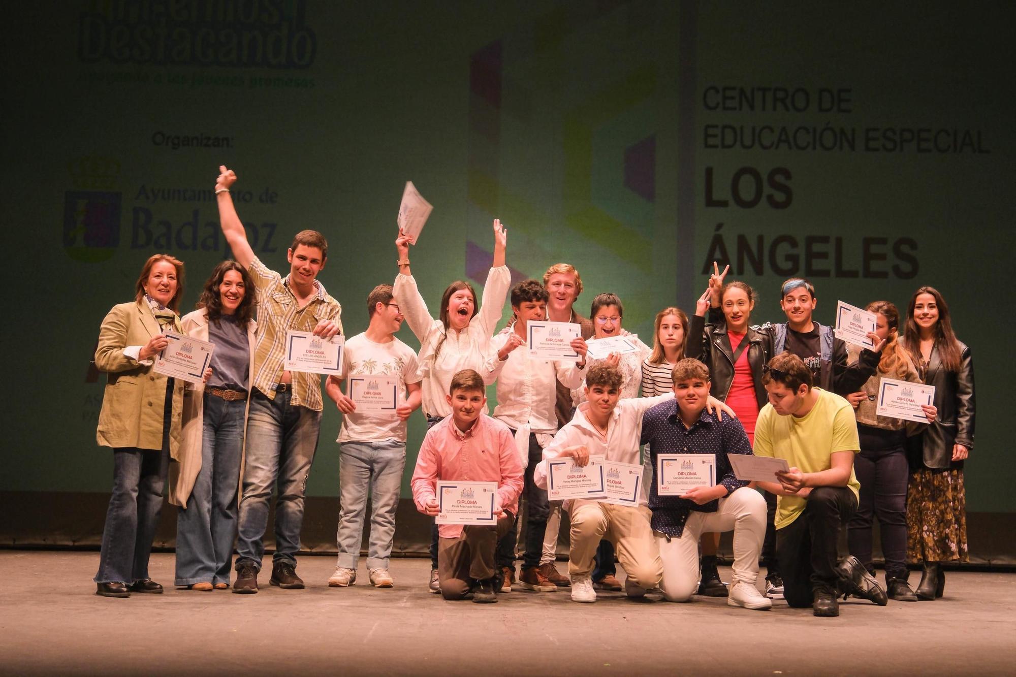 Entrega de premios 'Destacando' en el teatro López de Ayala de Badajoz