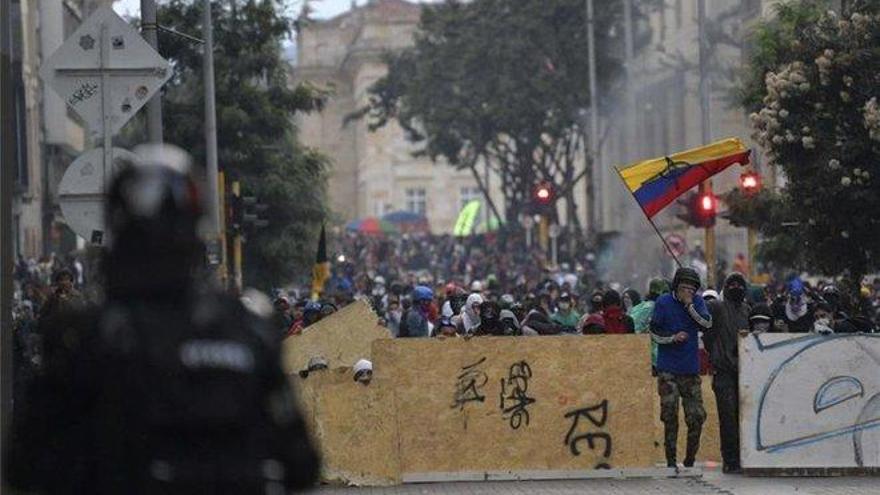 Colombia vive su primera protesta del año con disturbios y enfrentamientos