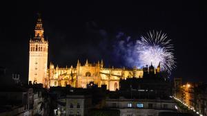 La Feria de Abril de Sevilla se despide con 'La danza de las estrellas'
