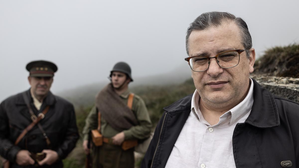 ENRIQUE MENENDEZ EN EL ESPACIO HISTORICO FRENTE DEL NALON