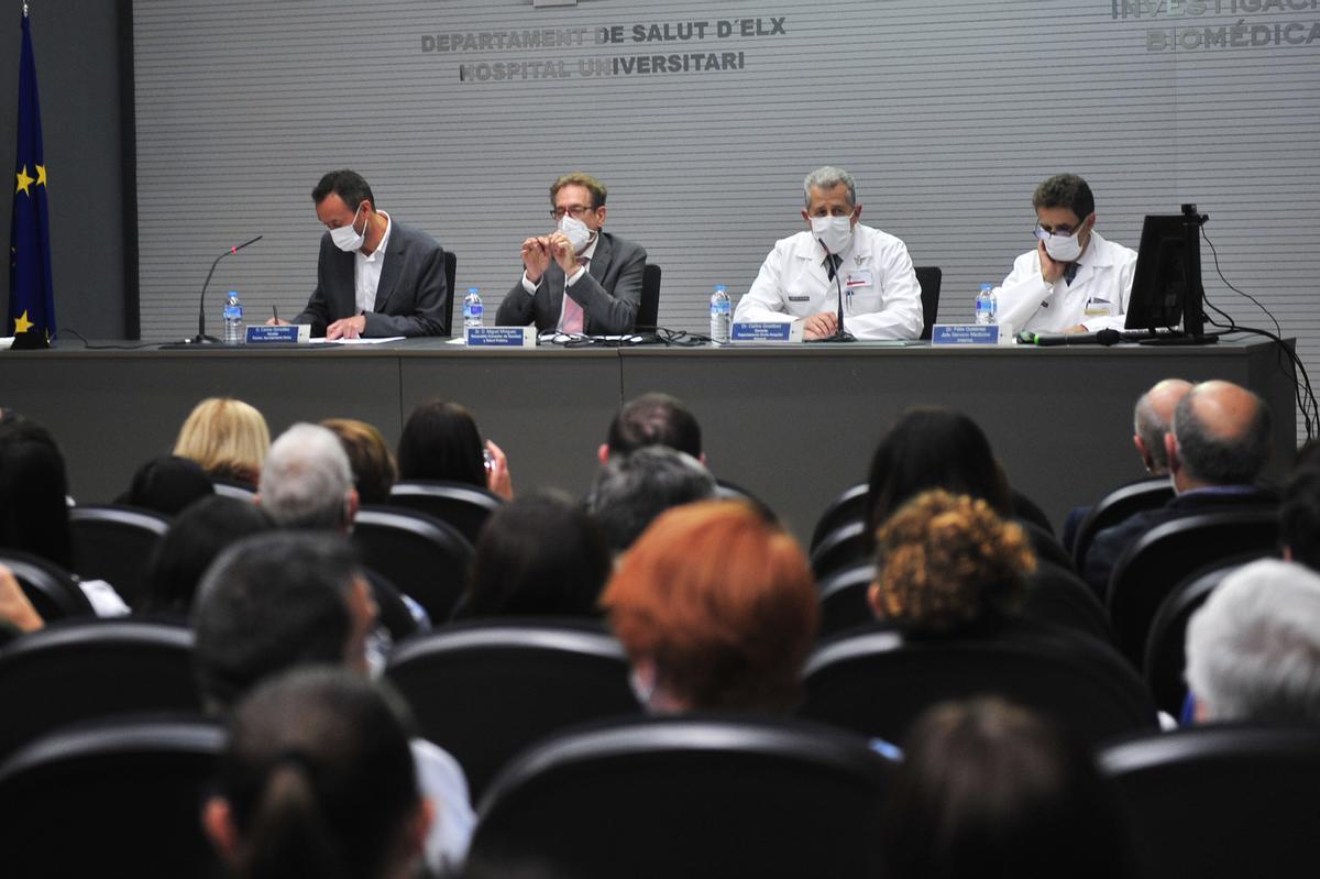 Un momento del acto por el 25 aniversario de la Unidad de Enfermedades Infecciosas del Hospital General de Elche, este viernes