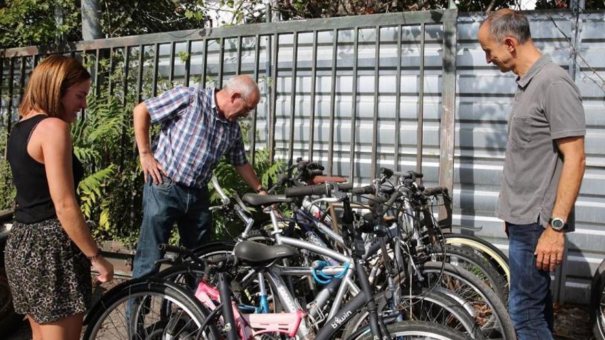 Girona  i l&#039;Institut Narcís Xifra col·laboren en una iniciativa per restaurar bicicletes abandonades