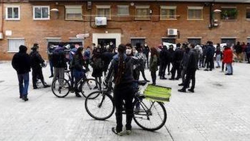 Protesta en un bloque vivienda donde se iba a llevar a cabo un desahucio.