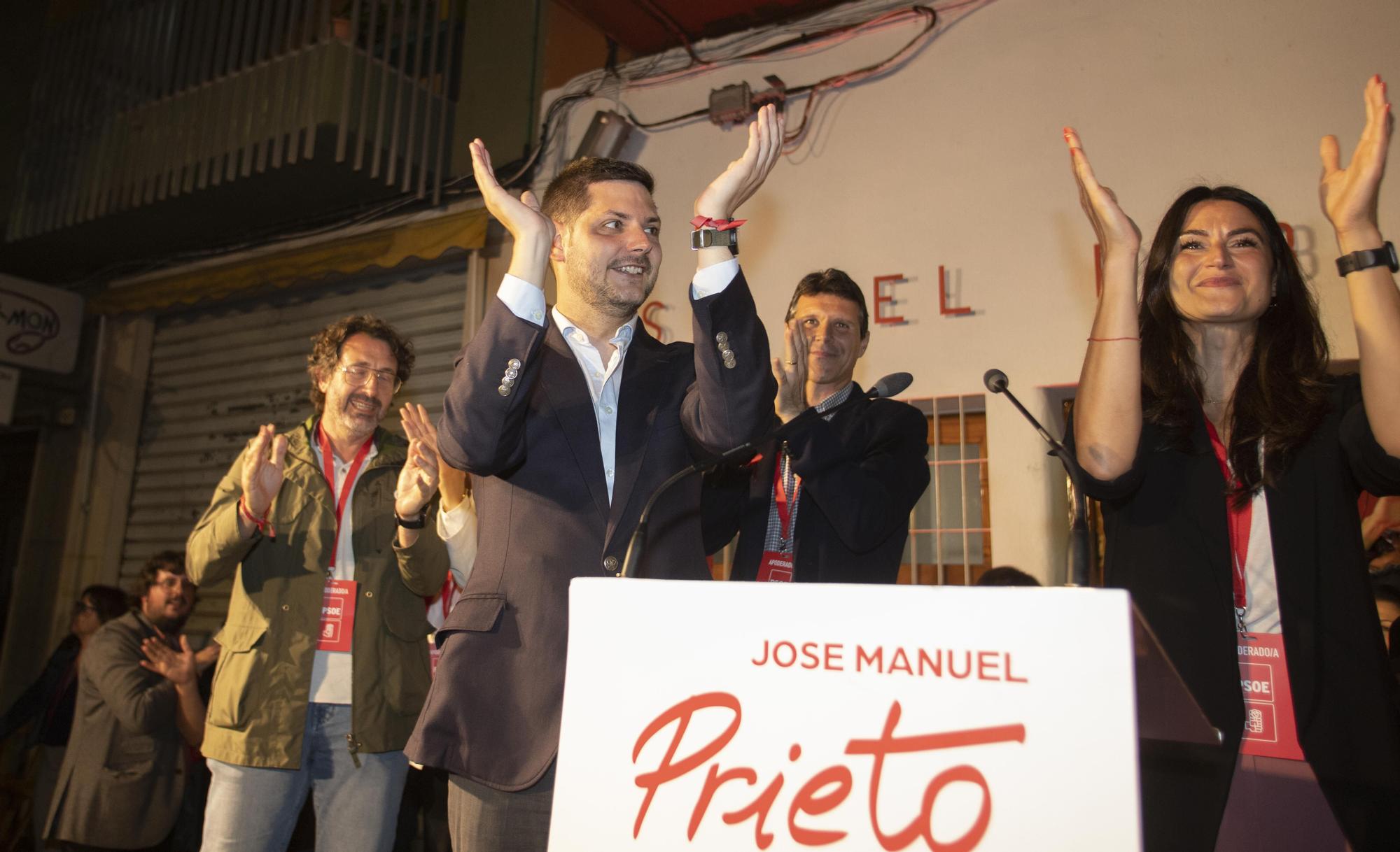 La celebración de la victoria del PSPV-PSOE de Gandia en la Casa del Poble