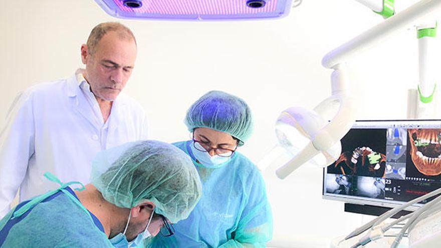 Vithas Davó Instituto Dental realiza procedimientos quirúrgicos asistidos por sistemas de navegación en tiempo real