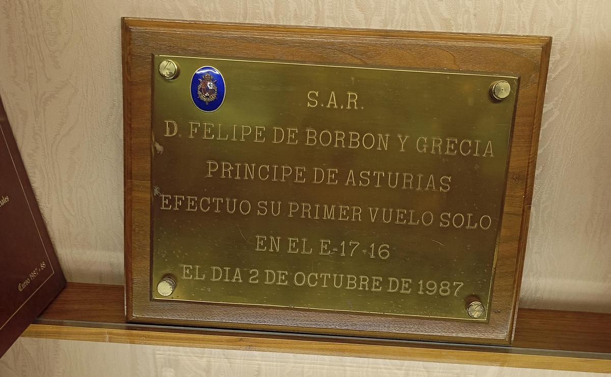 Placa conmemorativa de la suelta de Felipe VI