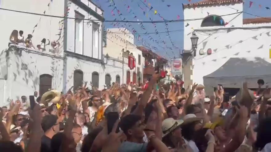 Agaete arranca su día grande con La Rama y se prepara para una noche de Retreta y fuegos