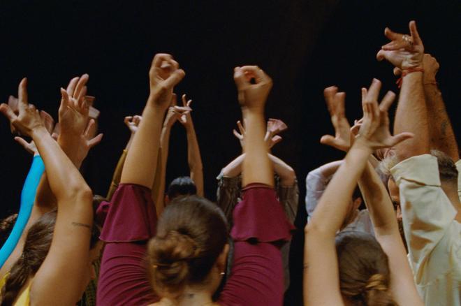 Una imagen de la coreografía 'Gitana' de Cruzcampo