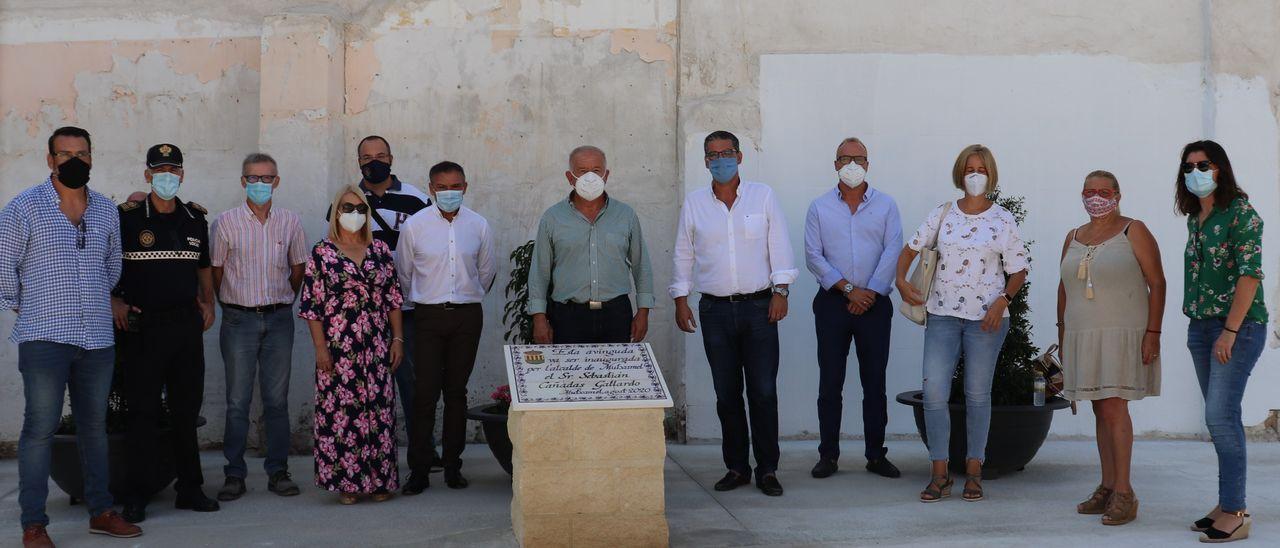 Inauguración de la calle Enric Valor el pasado verano con los ediles de la Corporación