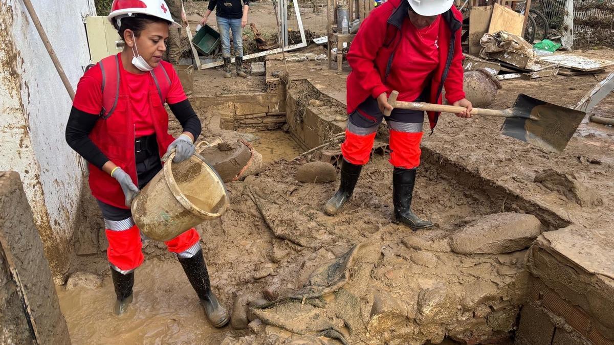 Un equipo de Cruz Roja trabaja en el Valle del Guadalhorce.