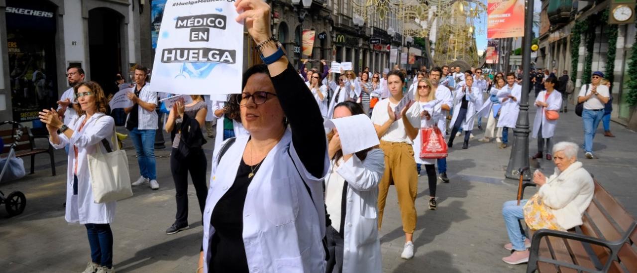 Un instante de la huelga de médicos y Facultativos Especialistas de Área celebrada en diciembre.