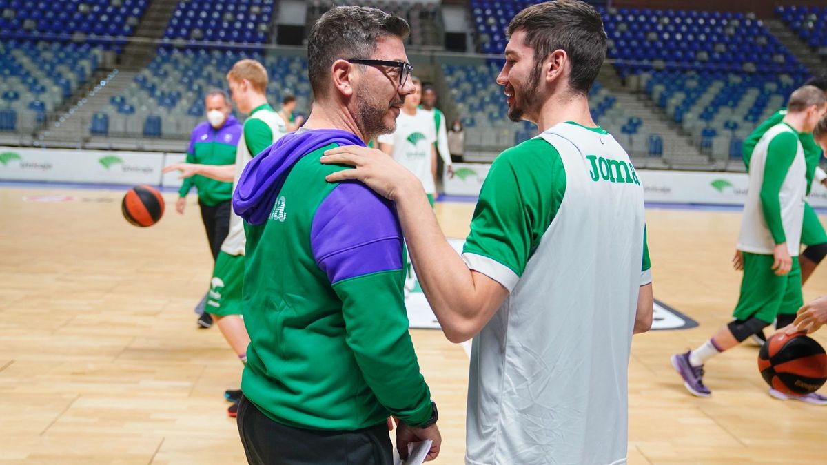 Katsikaris, durante su primer entrenamiento en el Carpena