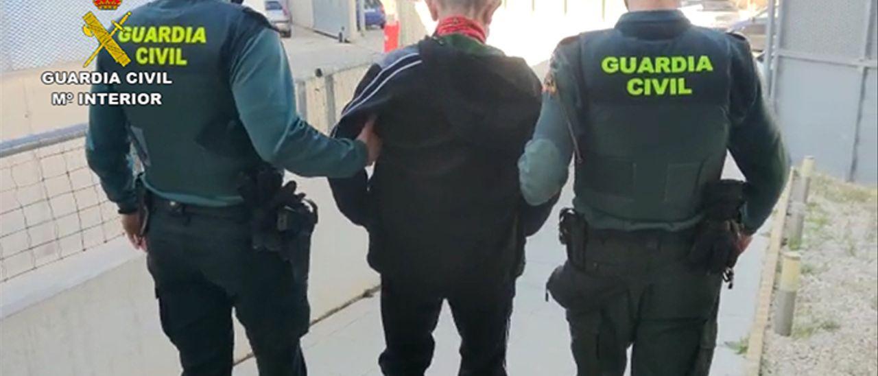La Guardia Civil detiene al autor de dos atracos en Albatera
