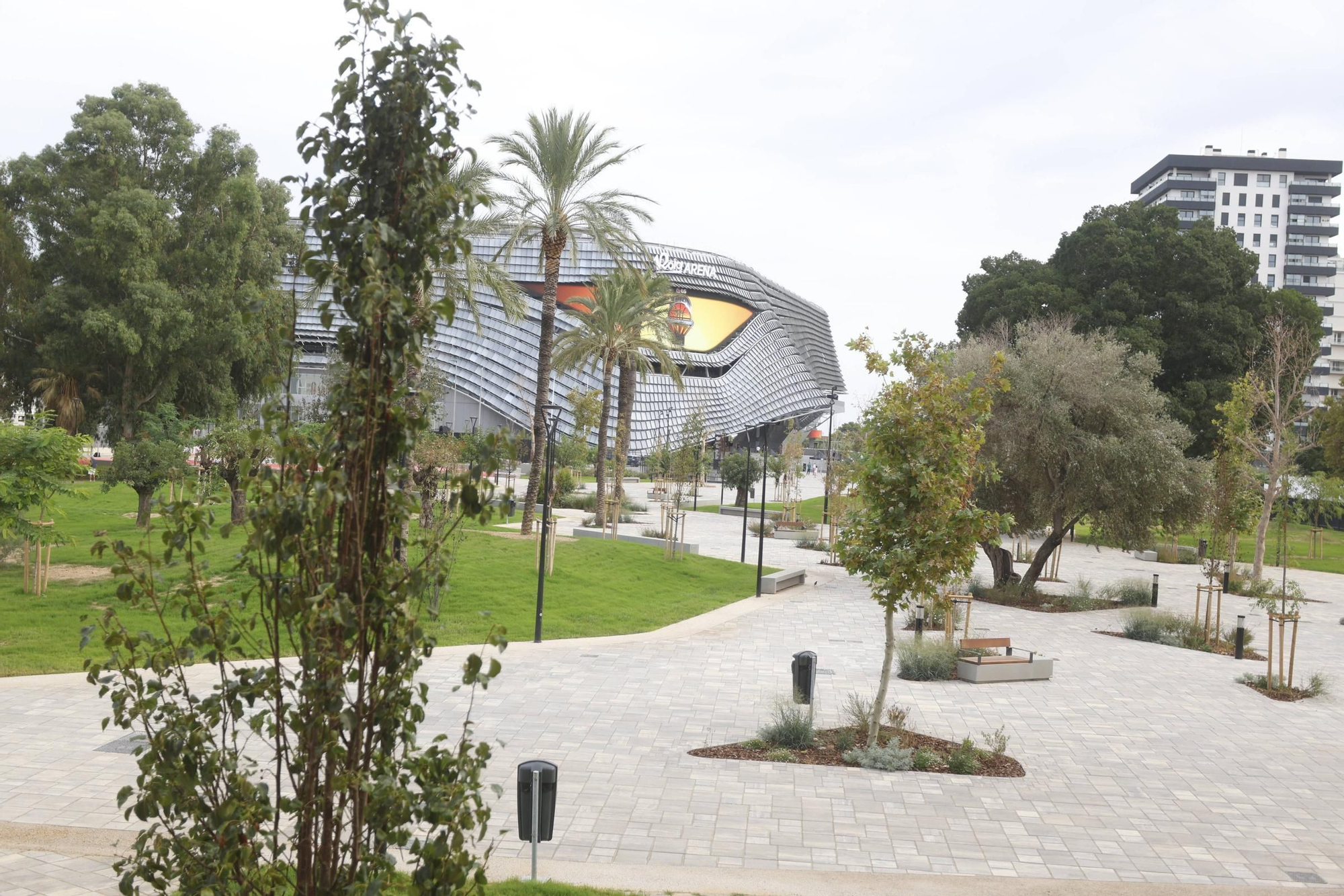 La afición del Valencia Basket visita el Roig Arena