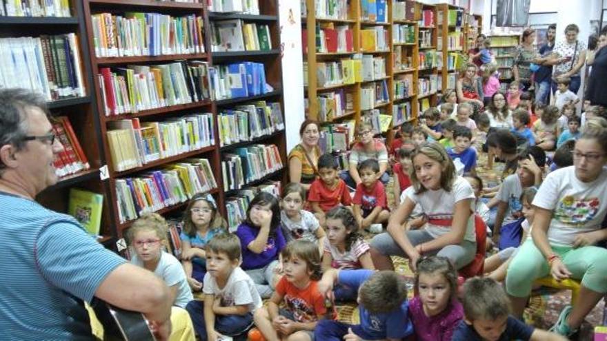 La Biblioteca de Massanassa envía libros a domicilio