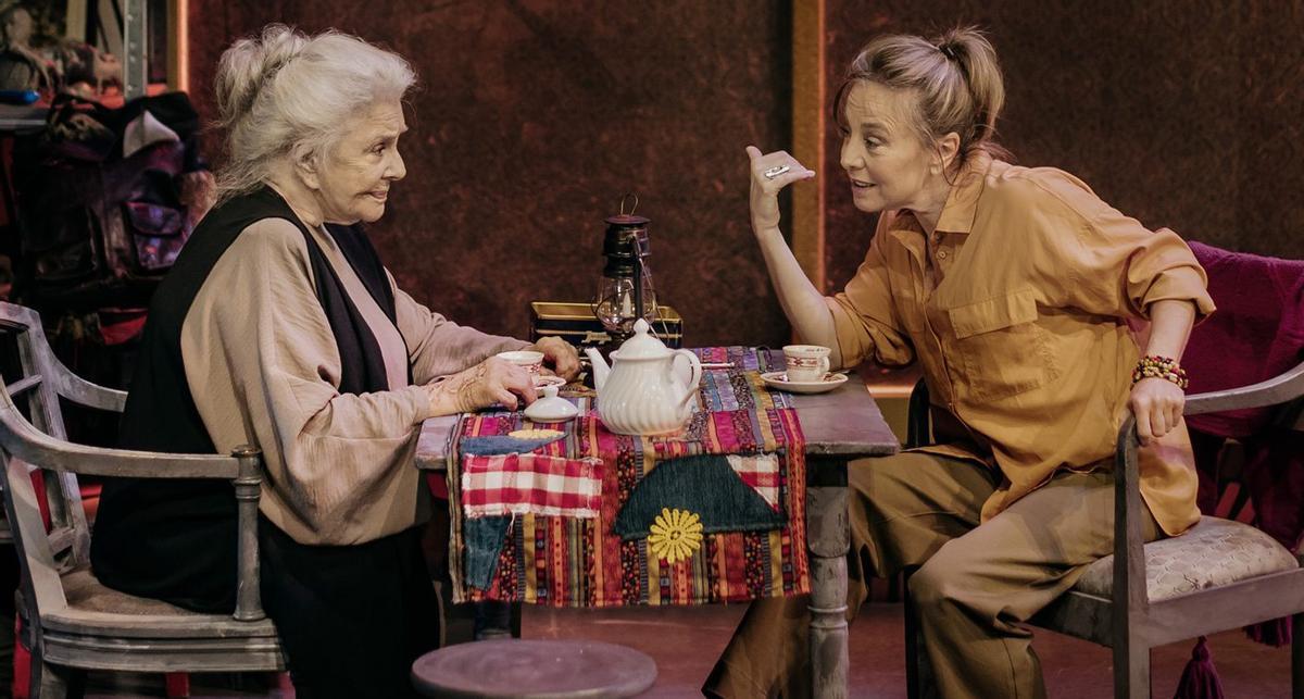 Lola Herrera i Natalia Dicenta, trobada íntima