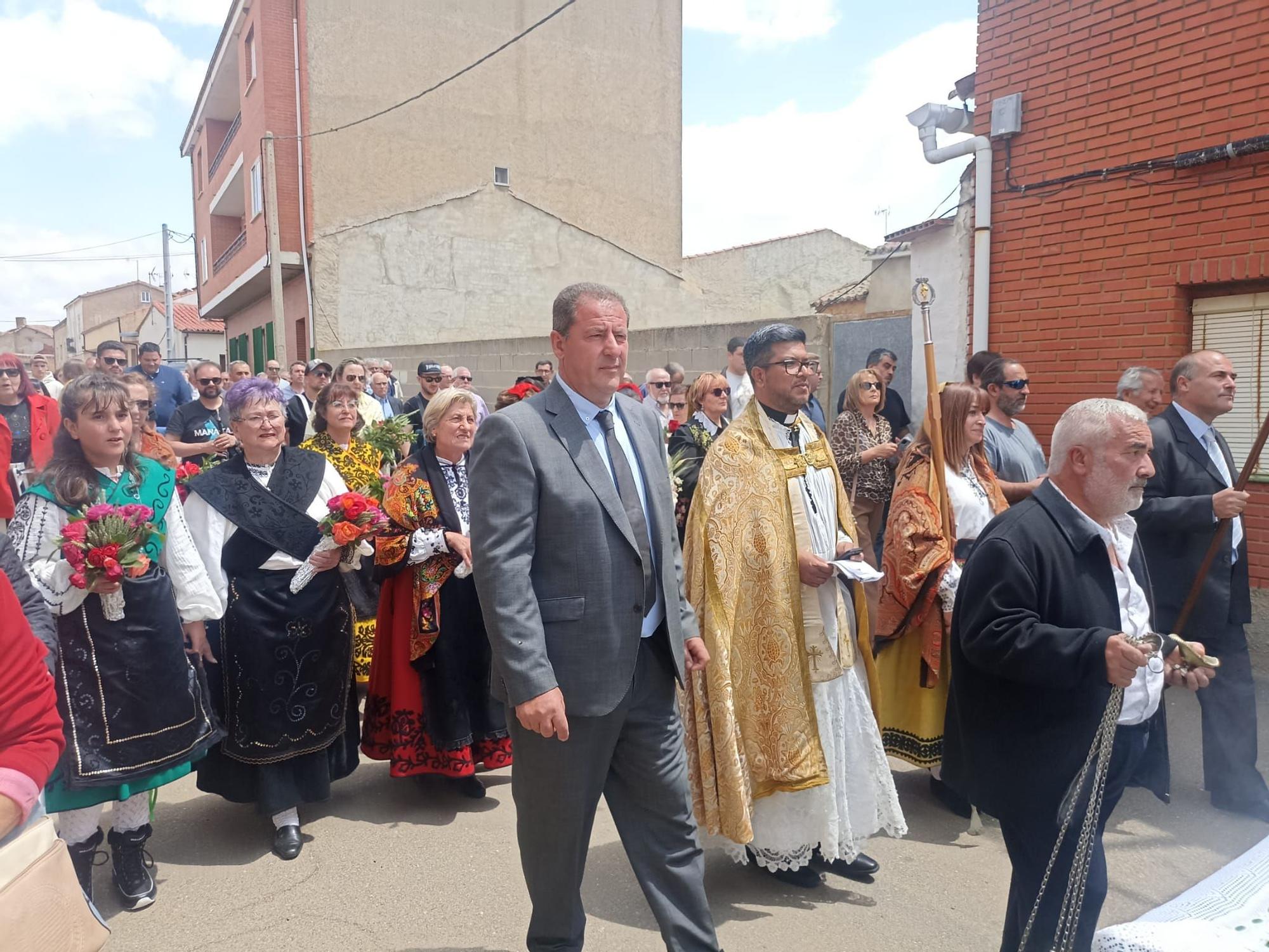 GALERÍA | San Isidro procesiona por Manganeses de la Lampreana