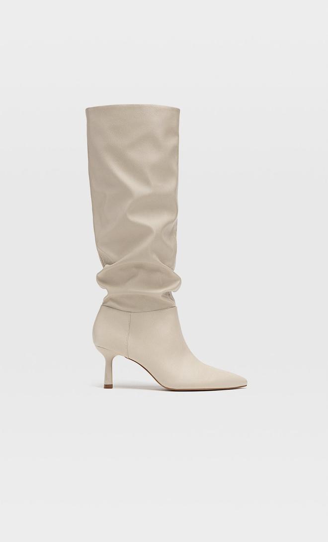 Botas tacón arrugadas. Precio era de 45,99 € y ahora es de 25,99 €