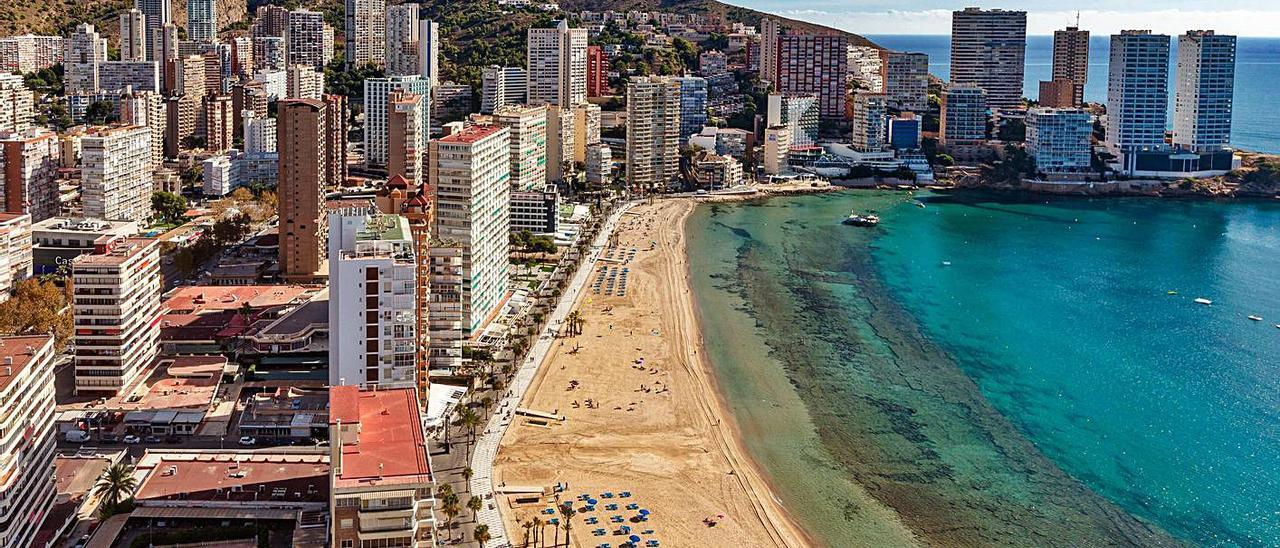 La playa de Levante de Benidorm.  | DAVID REVENGA