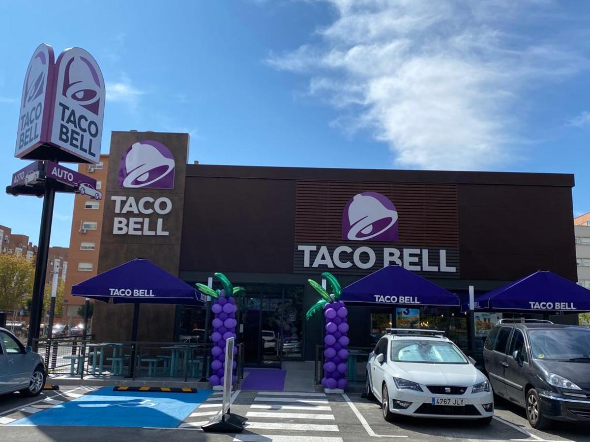 El Taco Bell que se instalará en el edificio que sustituirá al Boutipán de El Brillante tendrá un aspecto similar al de la imagen.
