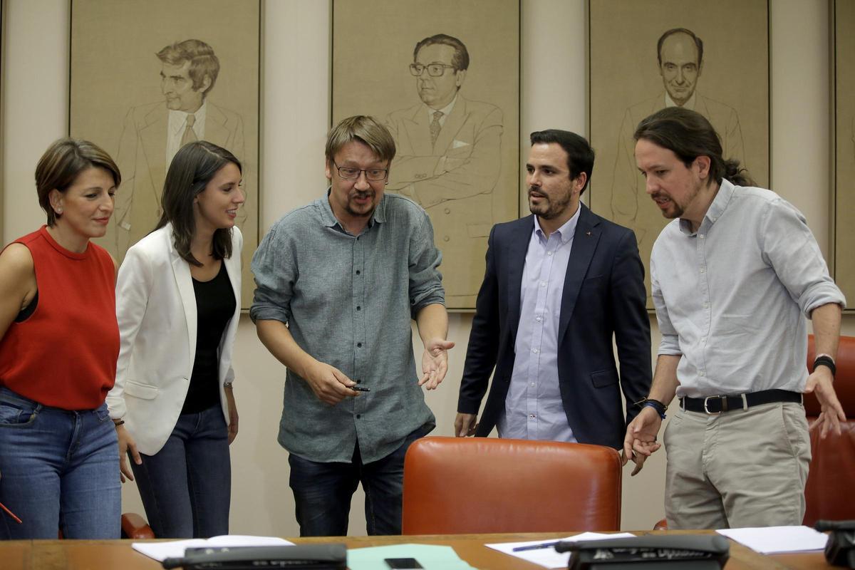 Yolanda Díaz, Irene Montero, Xavier Domenech, Alberto Garzón y Pablo Iglesias en 2017