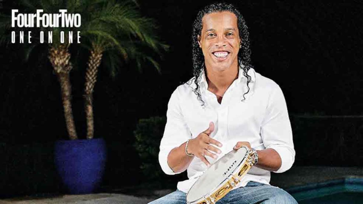 Ronaldinho se defiende en una entrevista a 'FourFourTwo'