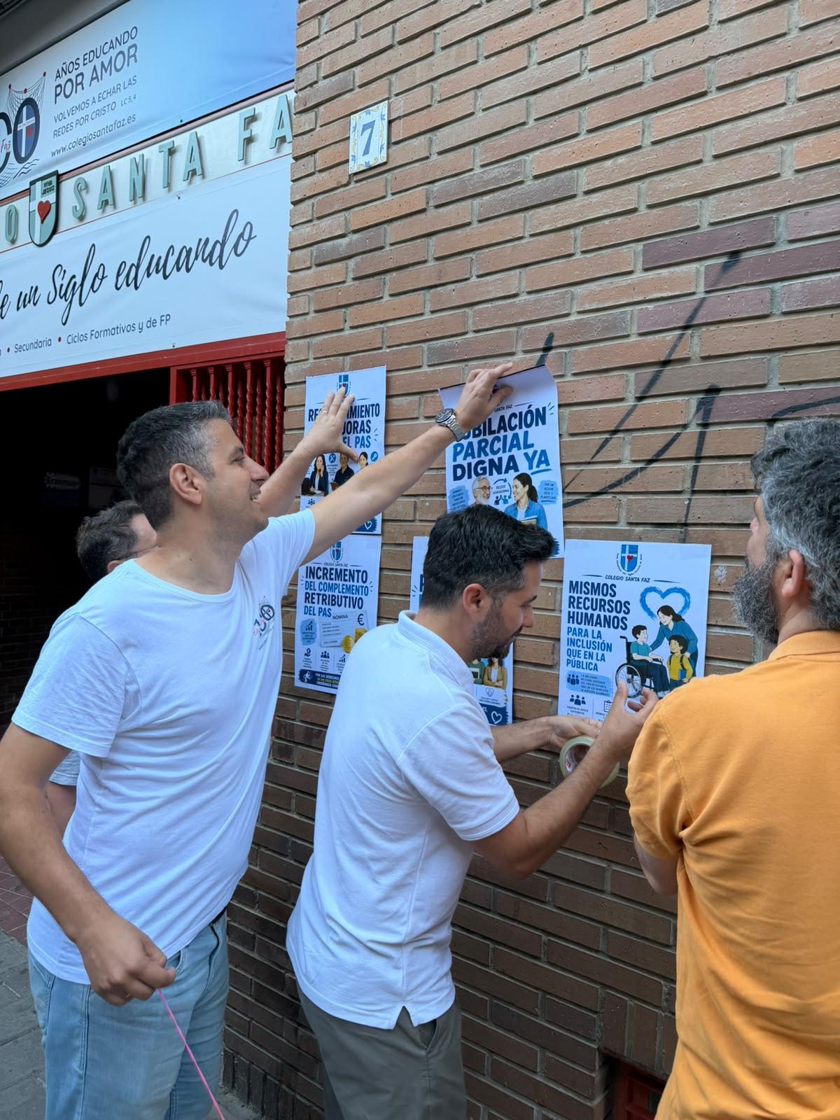 Profesores del colegio concertado Santa Faz de San Vicente, este miércoles