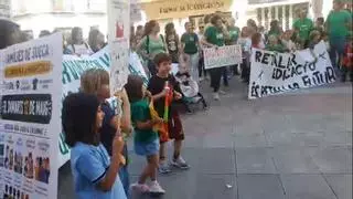 La comunidad educativa de Sueca intensifica sus protestas en defensa de la escuela pública y el valenciano