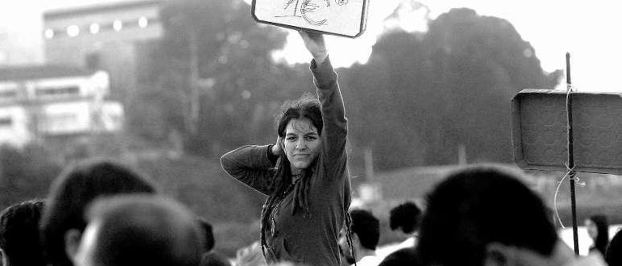 Antes, durante y después del concierto  |  Janite, conocido fotógrafo de conciertos, presentará en Detrás do Marco, del 13 de noviembre al 18 de diciembre, &quot;Pegada&quot;, donde muestra el fenómeno fan.