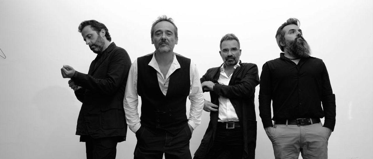 La banda Love of Lesbian.