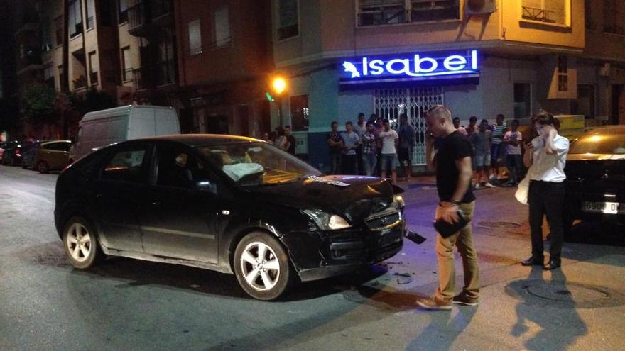 Choque de vehículos de madrugada en el centro de Cieza